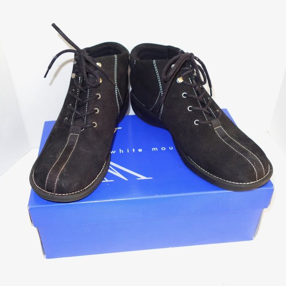 NWB White Mountain Black Nubuck Suede "Chugga" Ankle Boots Size 8.5M - Picture 1 of 5